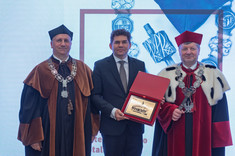 Od lewej: prof. PRz A. Trytek, L. Nadbereżny,  prof. P. Koszelnik,