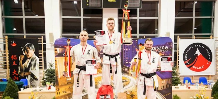 Student Politechniki Rzeszowskiej dwukrotnie na podium w zawodach karate